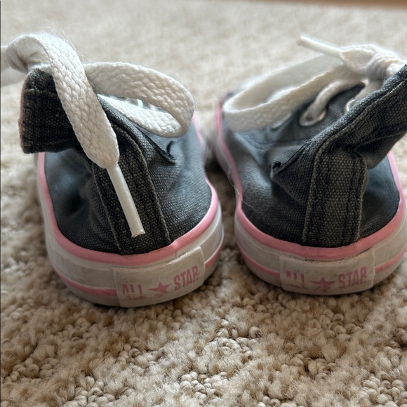 Converse Kids Sneakers in Gray and Pink - Picture 3 of 3
